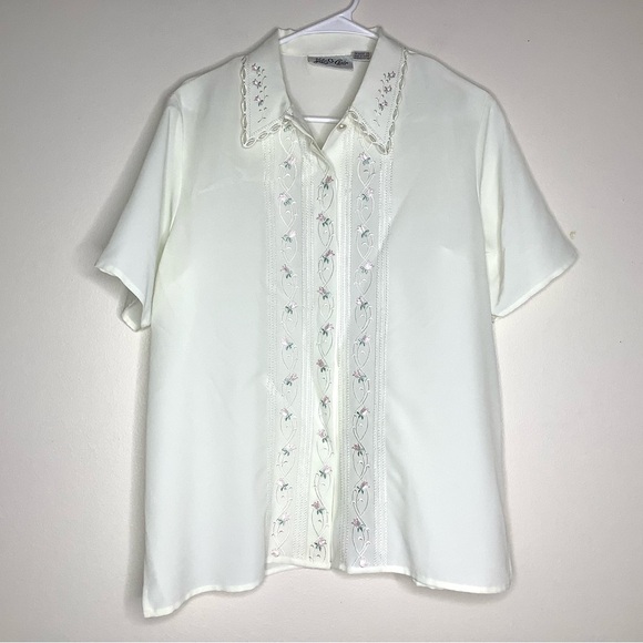 Yves St. Clair Tops - < Vtg Yves St. Clair Ivory Button Down With Floral Detail >